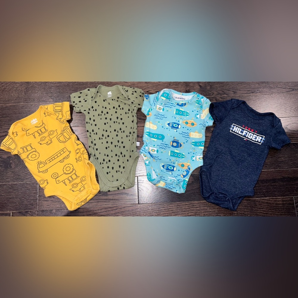 Boys onesies 0-3 months